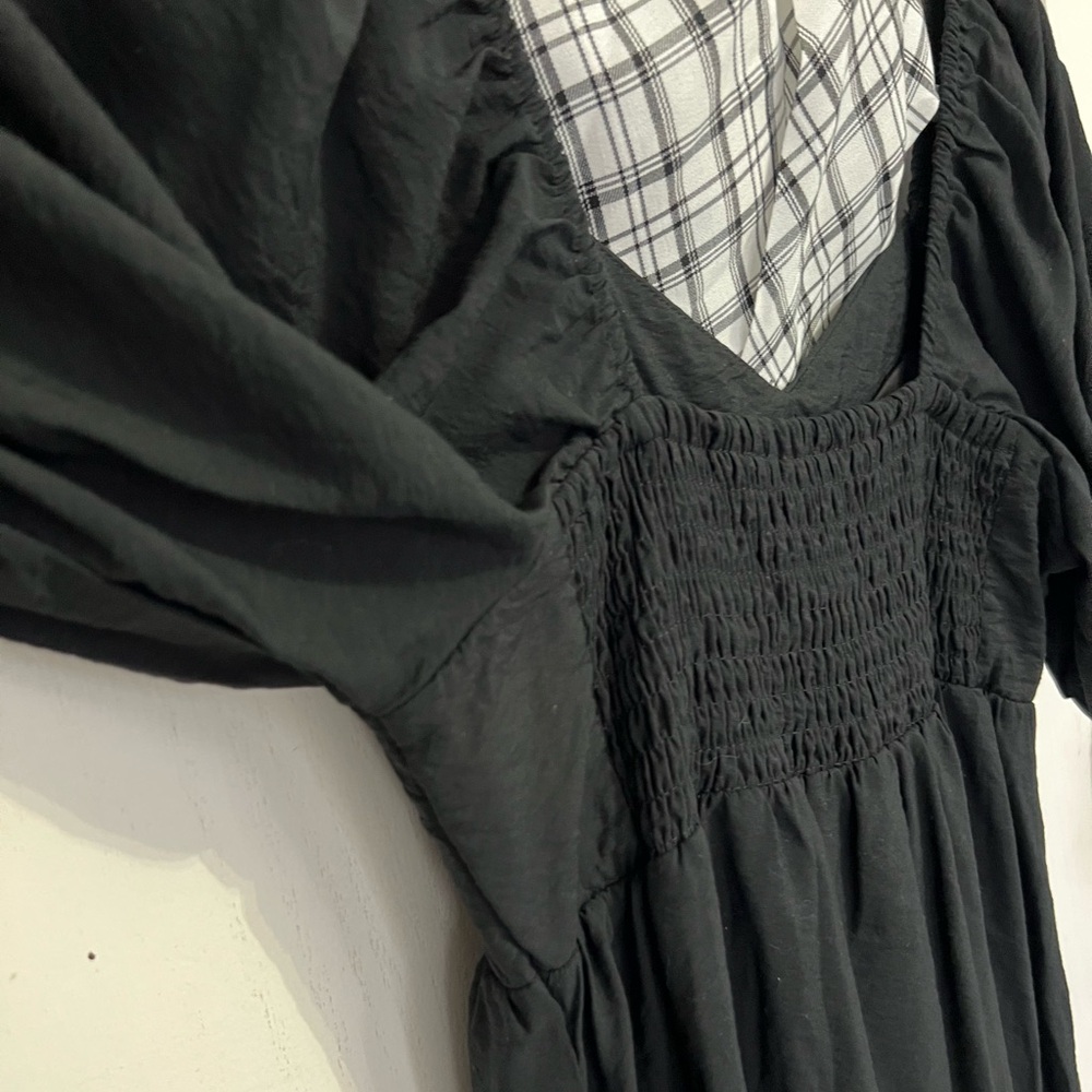 Black Puff Sleeve Sweetheart Neckline, Smocked back, Nine West, Medium, like new - Picture 5 of 8